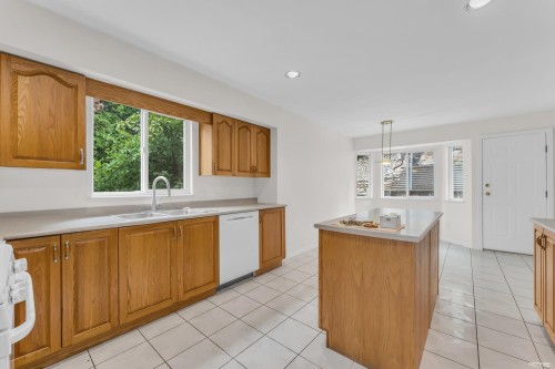 8232 Nechako Drive , Delta, BC V4C 3X3 4