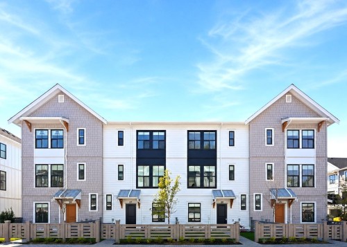 39-7918 204b Street  Langley, BC V2Y 3T7