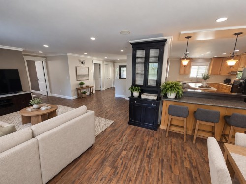 5825 135 Street , Surrey, BC V3X 1L2 5