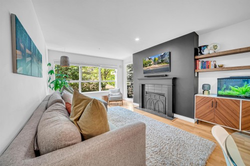 202-9650 148 Street, Surrey, BC 