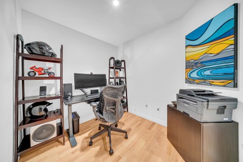 202-9650 148 Street, Surrey, BC 