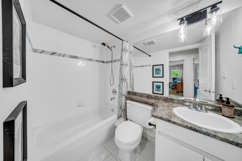 202-9650 148 Street, Surrey, BC 
