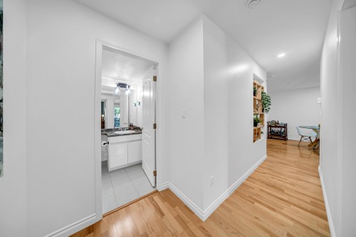 202-9650 148 Street, Surrey, BC 