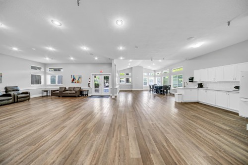 202-9650 148 Street, Surrey, BC 