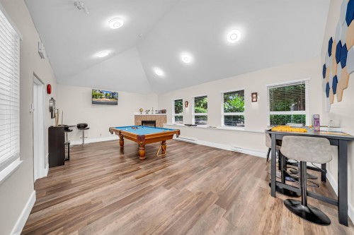 202-9650 148 Street, Surrey, BC 