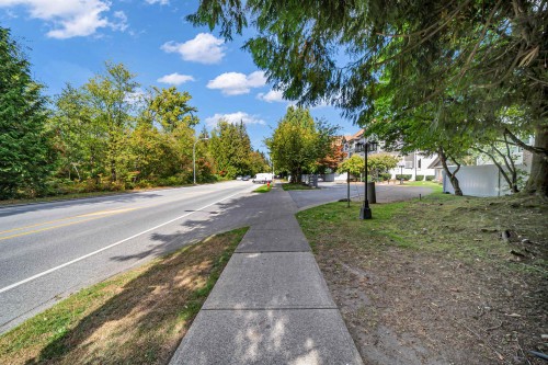 202-9650 148 Street, Surrey, BC 