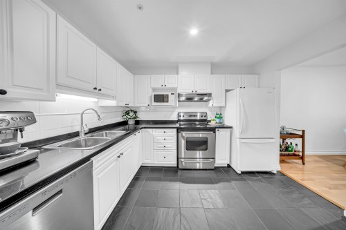 202-9650 148 Street, Surrey, BC 