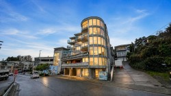 404-14955 Victoria Avenue White Rock, BC V4B 1G2