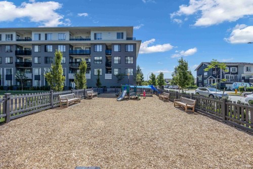 302-15825 85 Avenue , Surrey, BC V4N 6W9 4