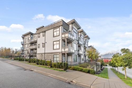309-9983 Barnston Drive E Surrey, BC V4N 6T3