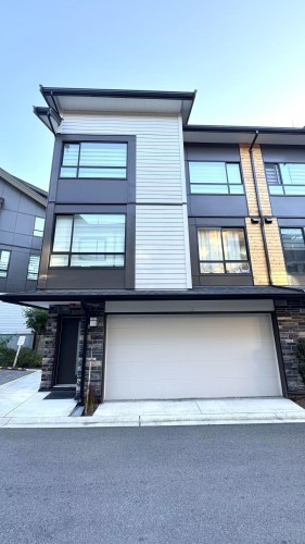 12-20559 86 Avenue  Langley, BC V2Y 2B6