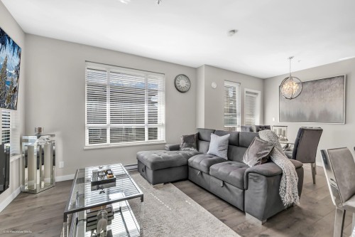 D305-20211 66 Avenue  Langley, BC V2Y 0L4