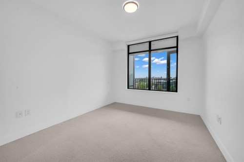 702-1588 Johnston Road, White Rock, BC 
