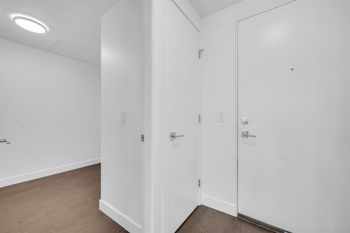 702-1588 Johnston Road, White Rock, BC 
