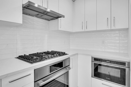 702-1588 Johnston Road, White Rock, BC 