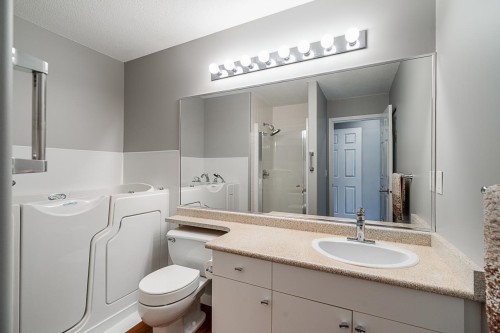 231-20391 96 Avenue, Surrey, BC 