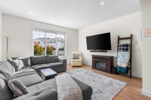 53-27735 Roundhouse Drive, Abbotsford, BC 