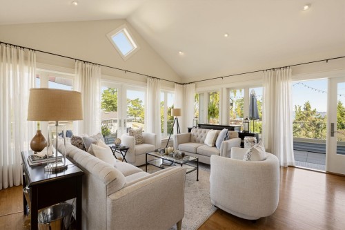 3098 Mcbride Avenue, Surrey, BC 