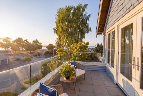 3098 Mcbride Avenue, Surrey, BC 