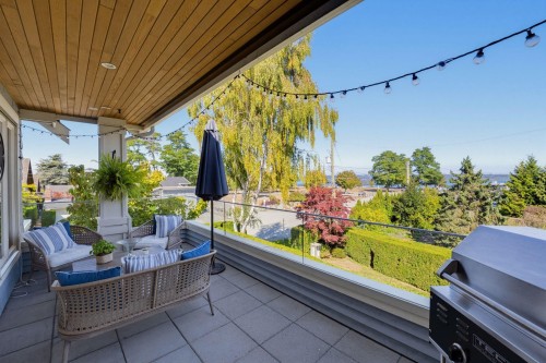 3098 Mcbride Avenue, Surrey, BC 