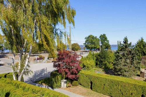 3098 Mcbride Avenue, Surrey, BC 
