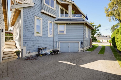3098 Mcbride Avenue, Surrey, BC 