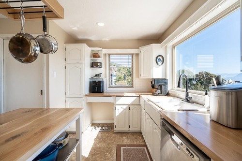 35950 Eaglecrest Place, Abbotsford, BC 