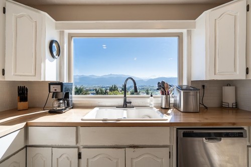35950 Eaglecrest Place, Abbotsford, BC 