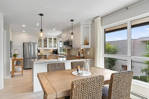 302-1290 Martin Street, White Rock, BC 