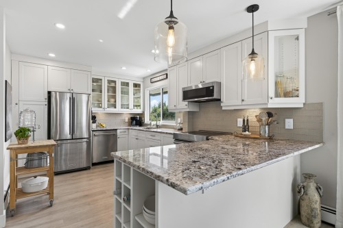 302-1290 Martin Street, White Rock, BC 