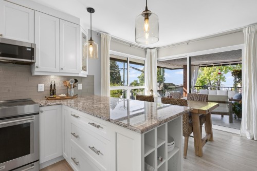 302-1290 Martin Street, White Rock, BC 