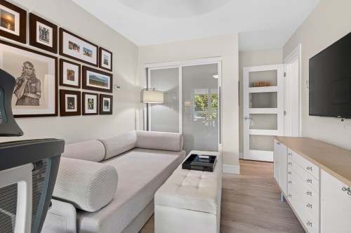 302-1290 Martin Street, White Rock, BC 
