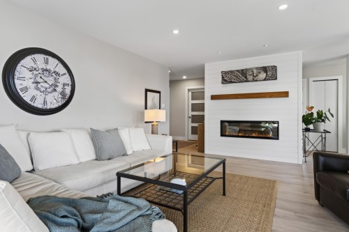302-1290 Martin Street, White Rock, BC 