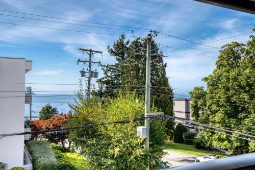 302-1290 Martin Street, White Rock, BC 