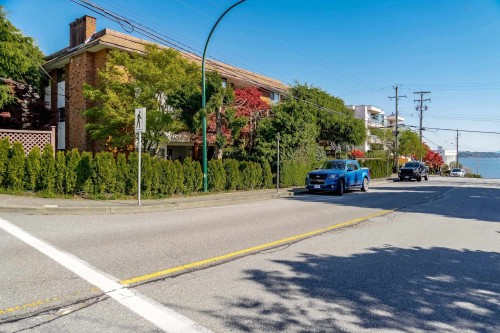 302-1290 Martin Street, White Rock, BC 