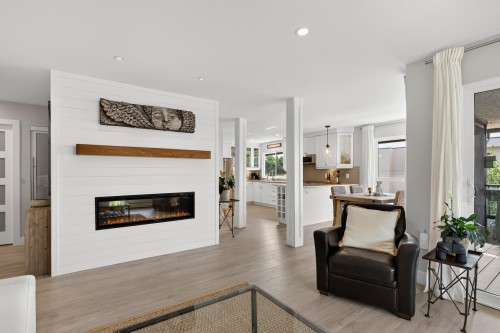 302-1290 Martin Street, White Rock, BC 