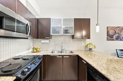206-10499 University Drive, Surrey, BC 