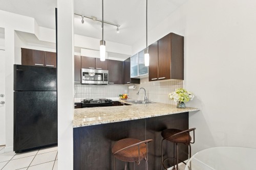 206-10499 University Drive, Surrey, BC 