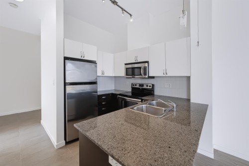 522-13789 107A Avenue, Surrey, BC 