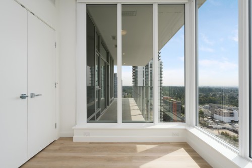 2807-9675 King George Boulevard, Surrey, BC 