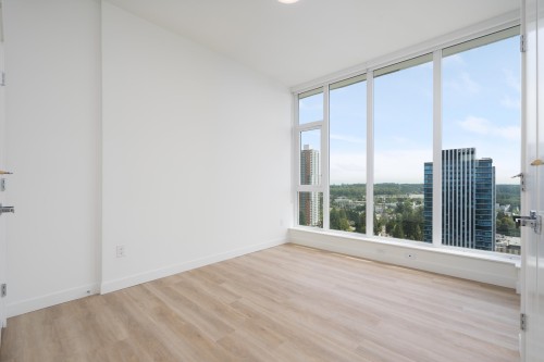 2807-9675 King George Boulevard, Surrey, BC 