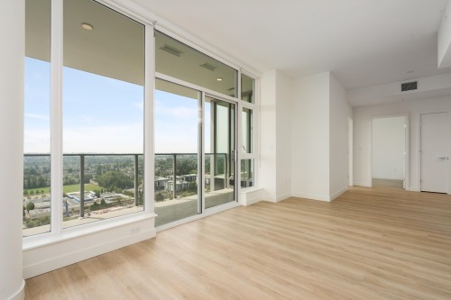 2807-9675 King George Boulevard, Surrey, BC 