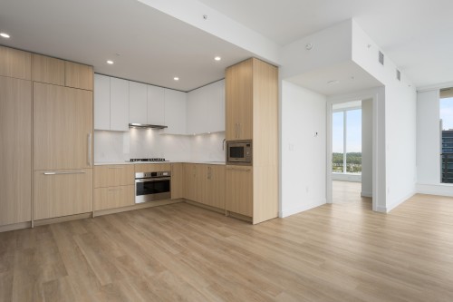 2807-9675 King George Boulevard, Surrey, BC 