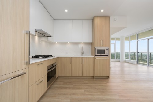 2807-9675 King George Boulevard, Surrey, BC 