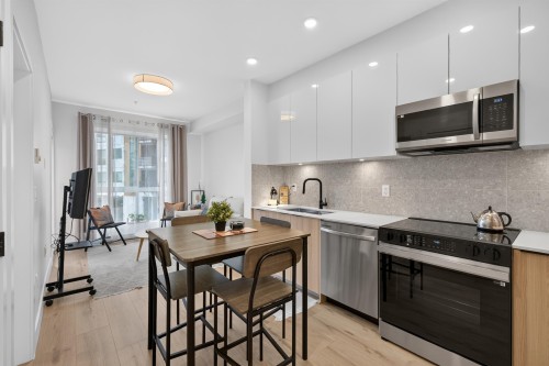 224-20769 Fraser Highway, Langley, BC 