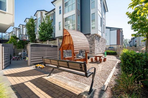 8-7670 207 Street, Langley, BC 
