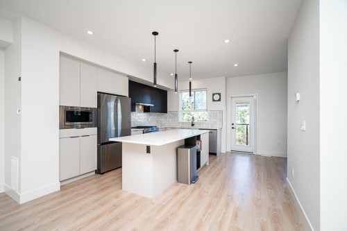 8-7670 207 Street, Langley, BC 