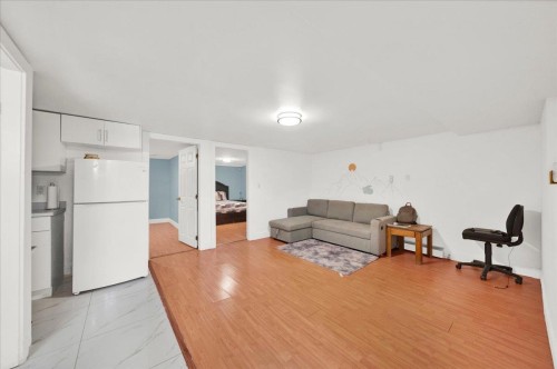 15747 92A Avenue, Surrey, BC 