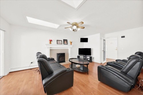 15747 92A Avenue, Surrey, BC 
