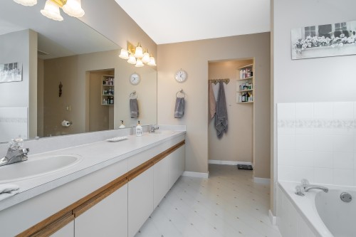 18156 Claytonwood Crescent, Surrey, BC 
